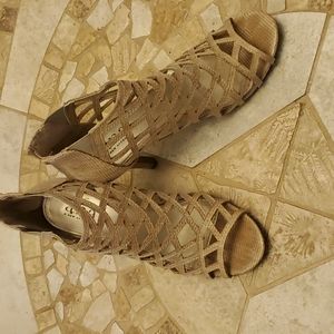 Women's a.n.a peep toe bottie.